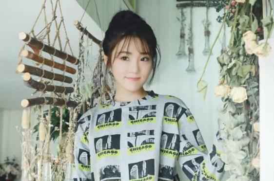 一路摸爬滚打 凯丽女儿张可盈成就《老酒馆》中小棉袄