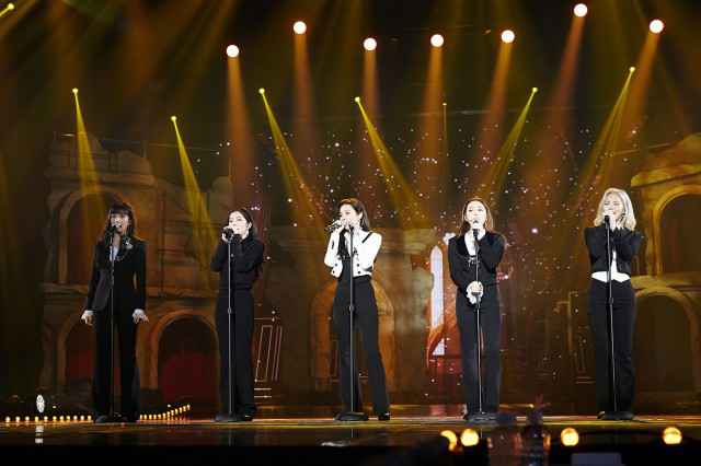 Red Velvet第三次单独演唱会‘La Rouge’公演画报集将于7月3日发行！