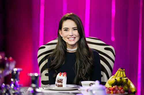 昆凌首曝周杰伦求婚细节 称他会与女儿争风吃醋