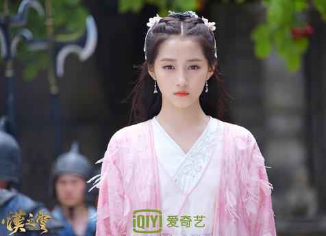 爱奇艺独播《轩辕剑之汉之云》 张云龙关晓彤“挠痒痒式”恋爱引网友大呼“捉急”