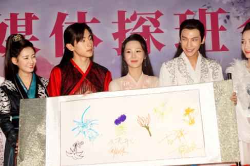 《香蜜沉沉烬如霜》媒体探班 杨紫邓伦现场“修仙”传授避暑秘籍