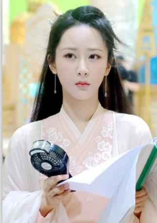 《香蜜沉沉烬如霜》媒体探班 杨紫邓伦现场“修仙”传授避暑秘籍