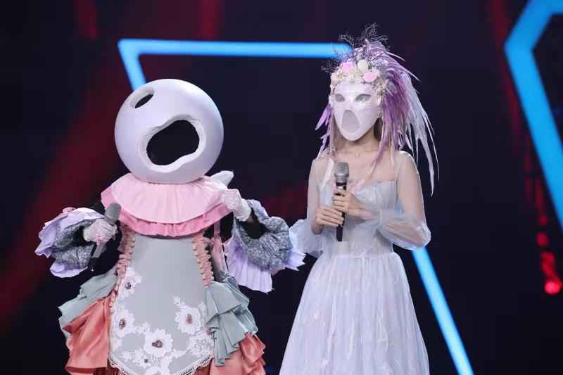 蒙面唱将 莫辨雌雄 “人鱼公主”竟是男人嗓 “宫廷美声”不是女儿身?