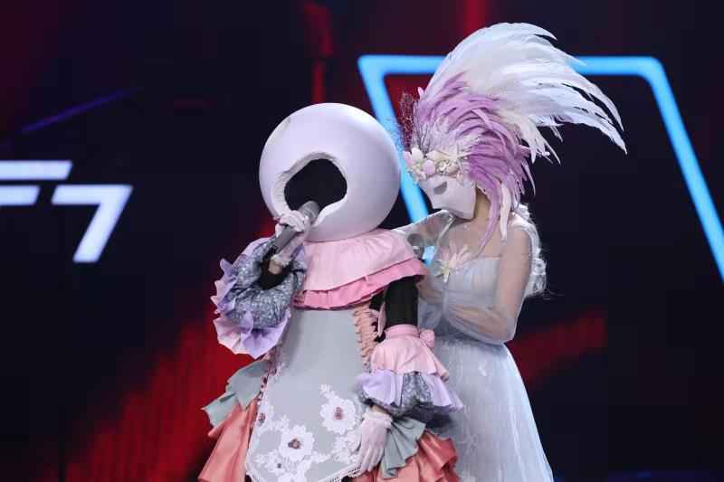 蒙面唱将 莫辨雌雄 “人鱼公主”竟是男人嗓 “宫廷美声”不是女儿身?