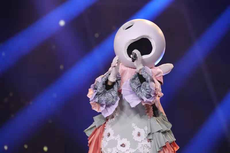 蒙面唱将 莫辨雌雄 “人鱼公主”竟是男人嗓 “宫廷美声”不是女儿身?