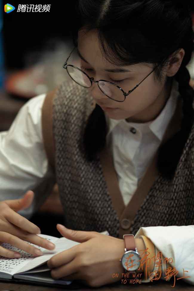 《在希望的田野上》口碑热度齐飞显“年轻”主旋律