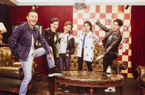 江珊、侯勇做客《你好!生活家》畅聊演艺之路历程