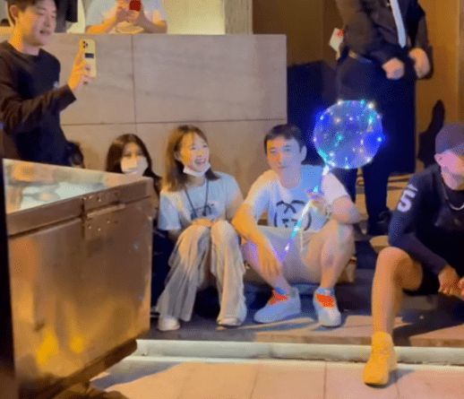 啥？女子被假王思聪骗走3万 正主酒吧面见20多女性