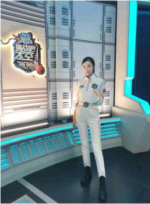 阿里文娱酷漾娱乐高颜值学霸陈锴杰登陆《挑战吧!太空》,大长腿培训官林琳奇气场全开