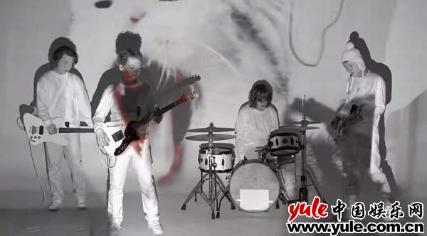 岛屿心情《猎人》MV全网上线 开启野蛮生存的“游戏”