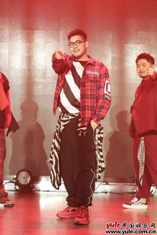 熊猫堂巡演广州尾场开唱，音乐魅力感染所有粉丝